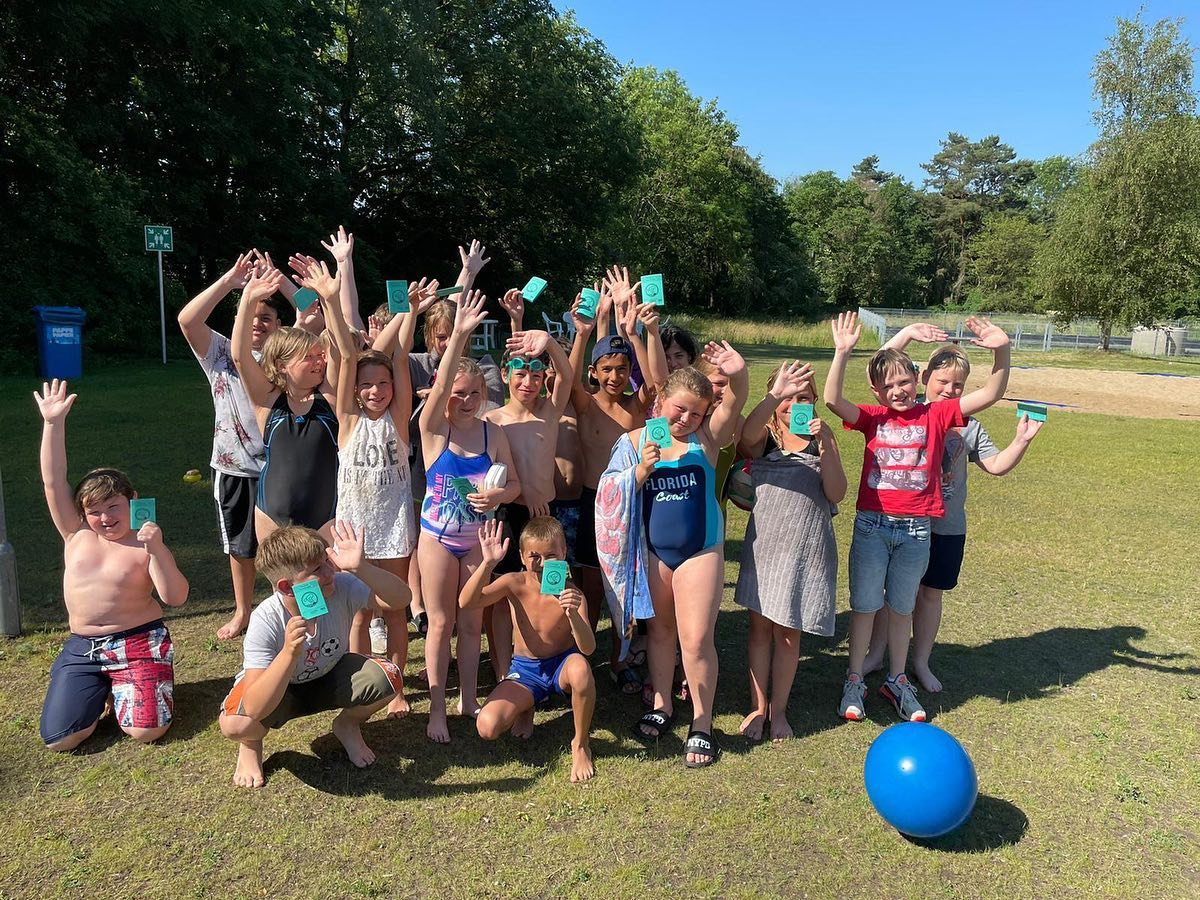 11x Seepferdchen, 17x Bronze und 13x Silber! Unsere vierten Klassen sind echte Schwimmprofis geworden🏊🏻‍♂️🏊‍♀️💪👍. Sportl