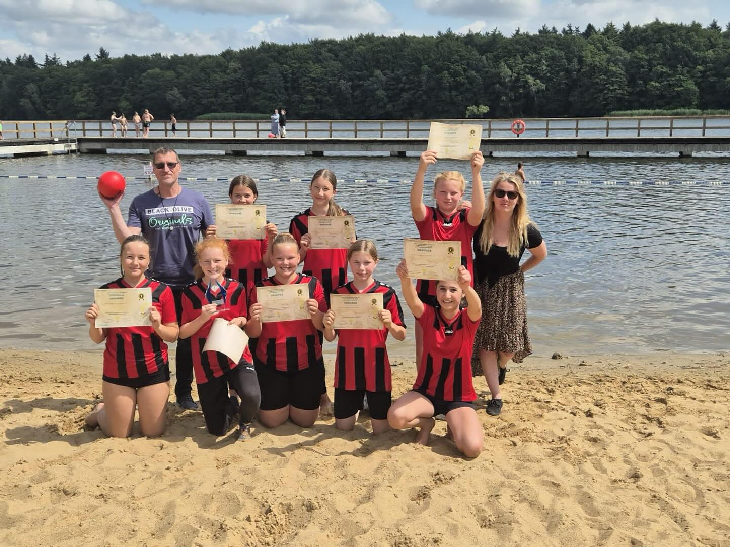 🥇 1. Platz für unsere Power-Girls! 🥇

Beim jährlichen Zweifelderball-Turnier der Mädchen, organisiert von den Schulsozia