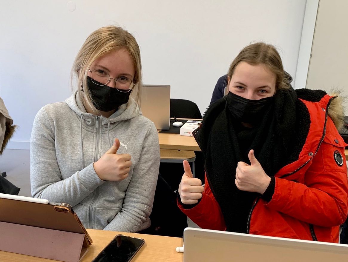 Die Universität Rostock war zu Gast in Neustadt! Heute durften der 11. & 12. Jahrgang in die Welt der Physik eintauchen.