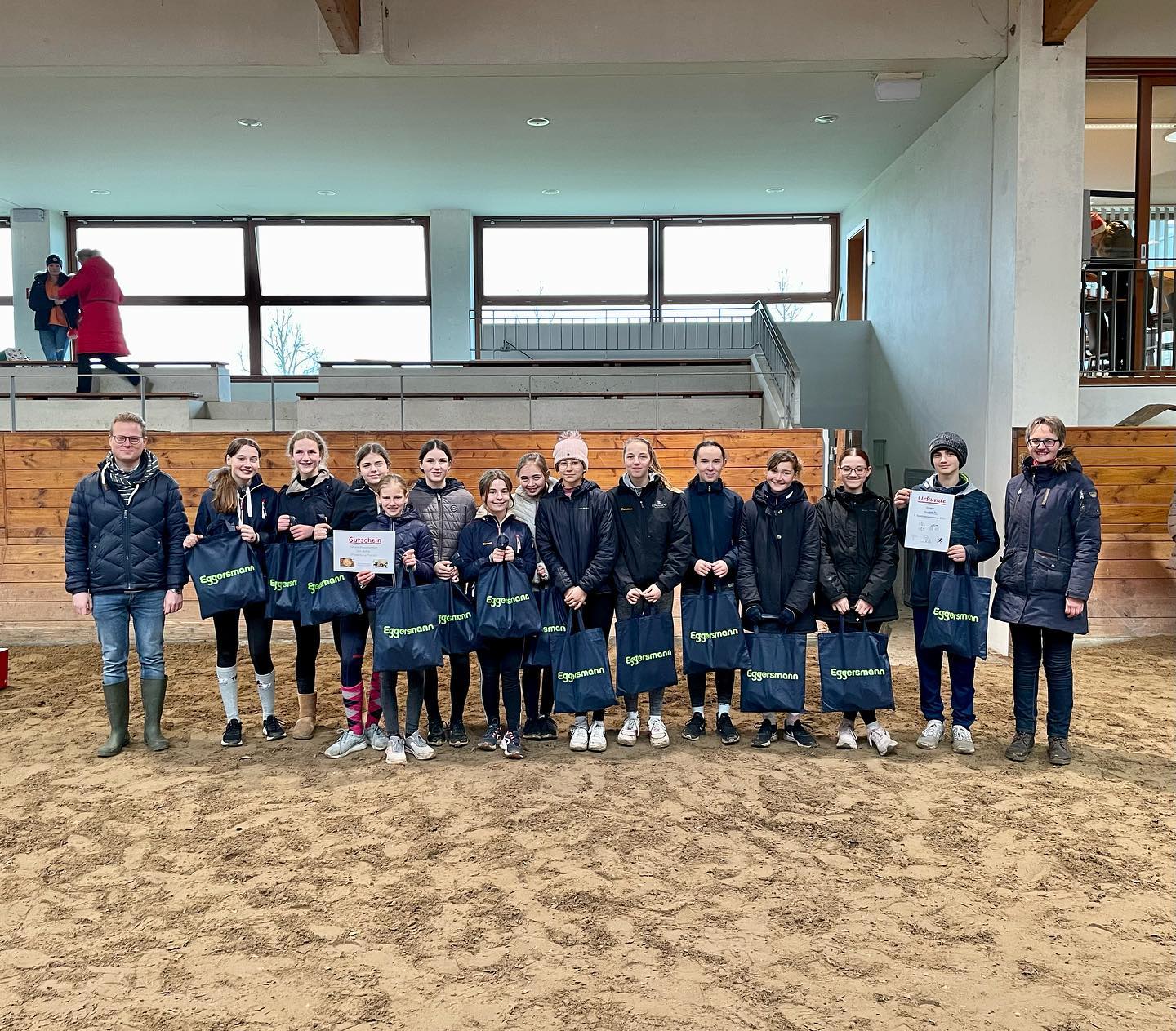 Zum Jahresabschluss hat das Team der Lehrertrainer ein buntes Turnier für die Klassen 7-10 organisiert. Nicht nur in den