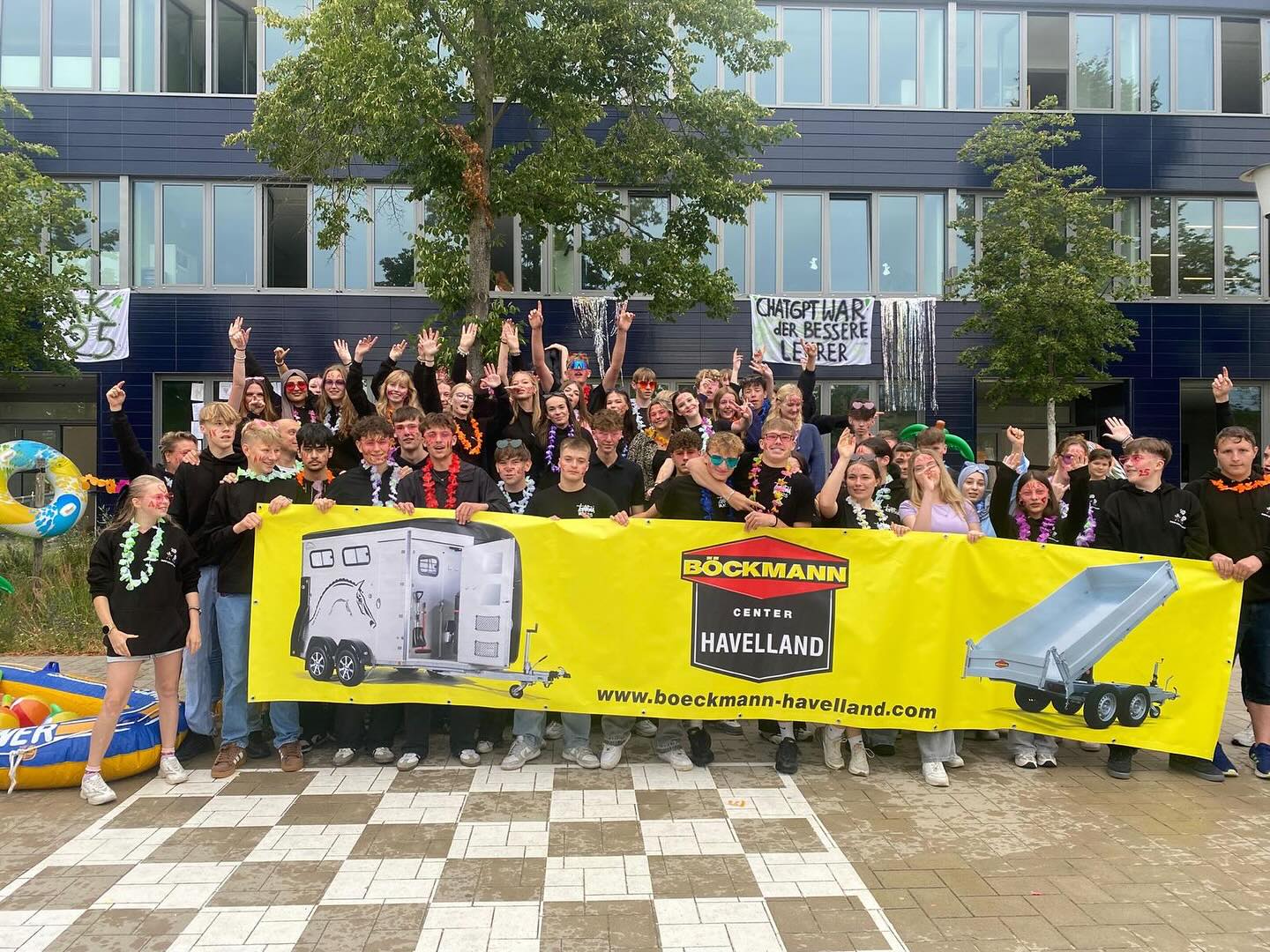 🎓💥 GAUDITAG der 10. Klassen – mit Bühne, Stimmung & Sponsoring-Power! 💥🎓

Ein riesiges DANKESCHÖN an das Böckmann Center