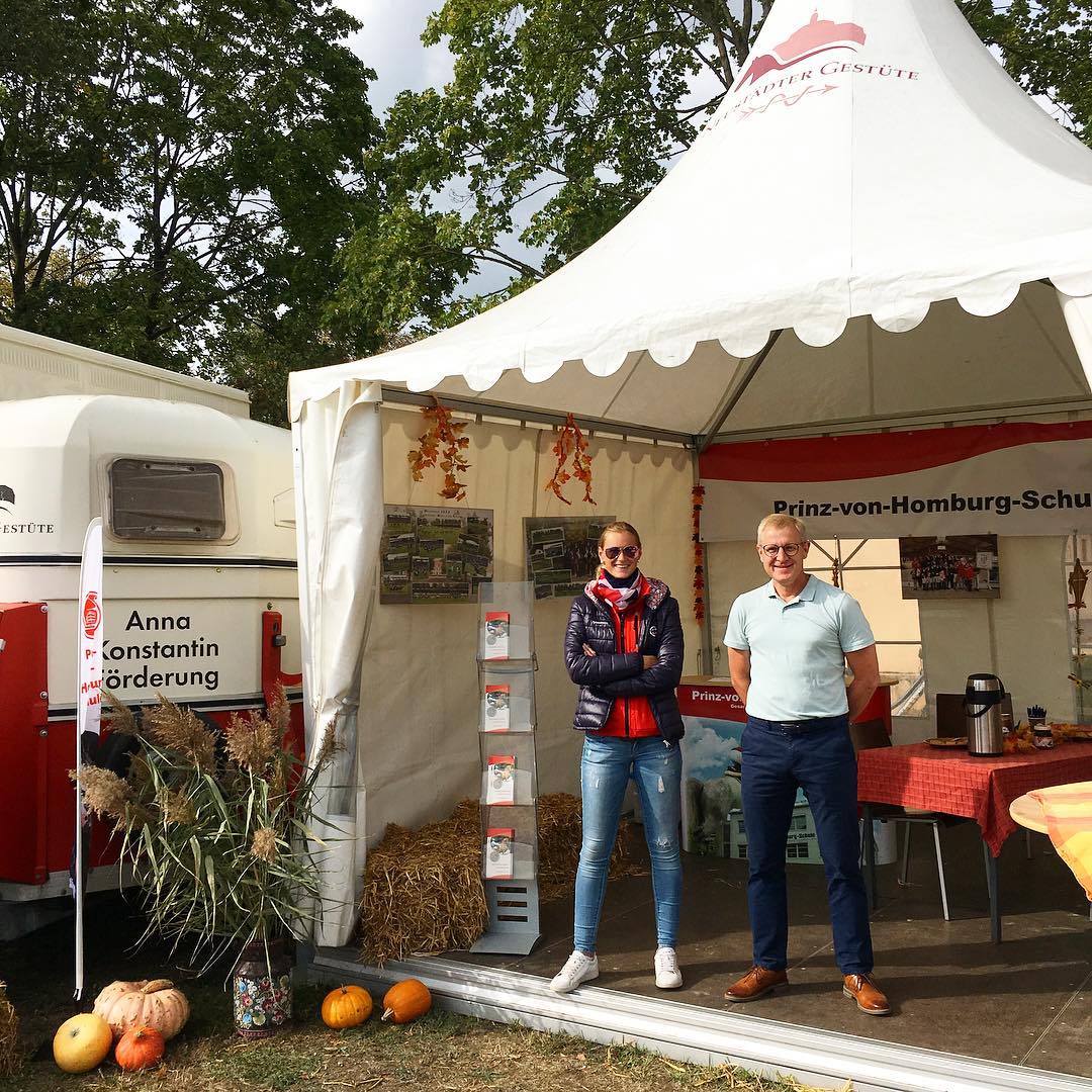 Unser Stand auf den diesjährigen Hengstparaden des Brandenburgischen Haupt- und Landgestüts. #reiteninderschule #reiten 