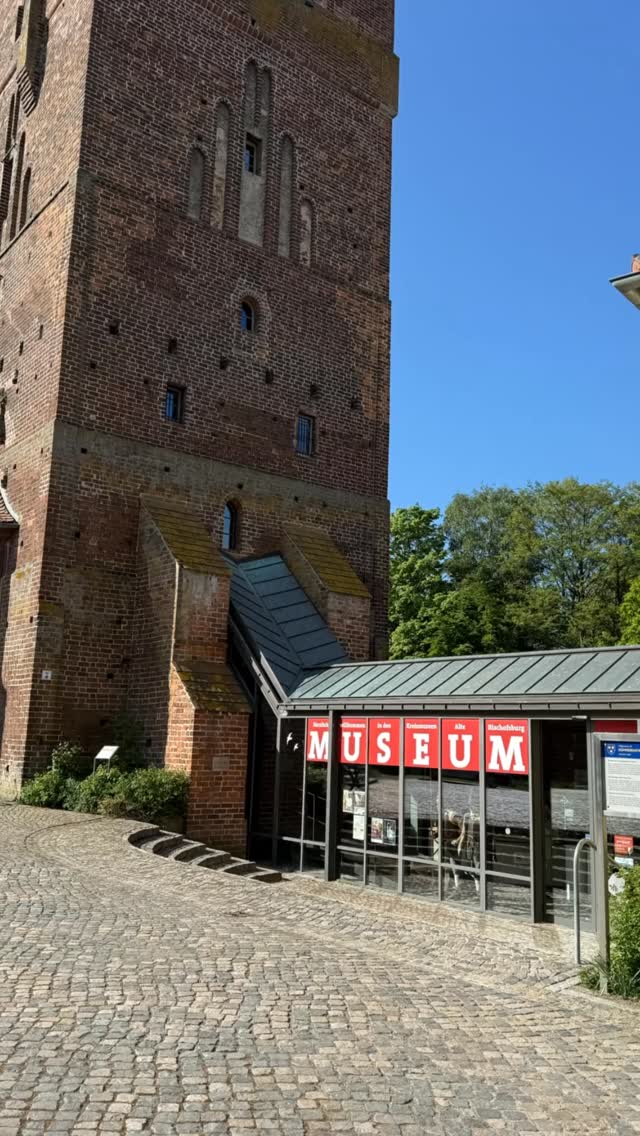 Was für ein Tag!
Heute sind wir mit der 7a & 7b in die Vergangenheit gereist – und zwar ins Museum des Dreißigjährigen K