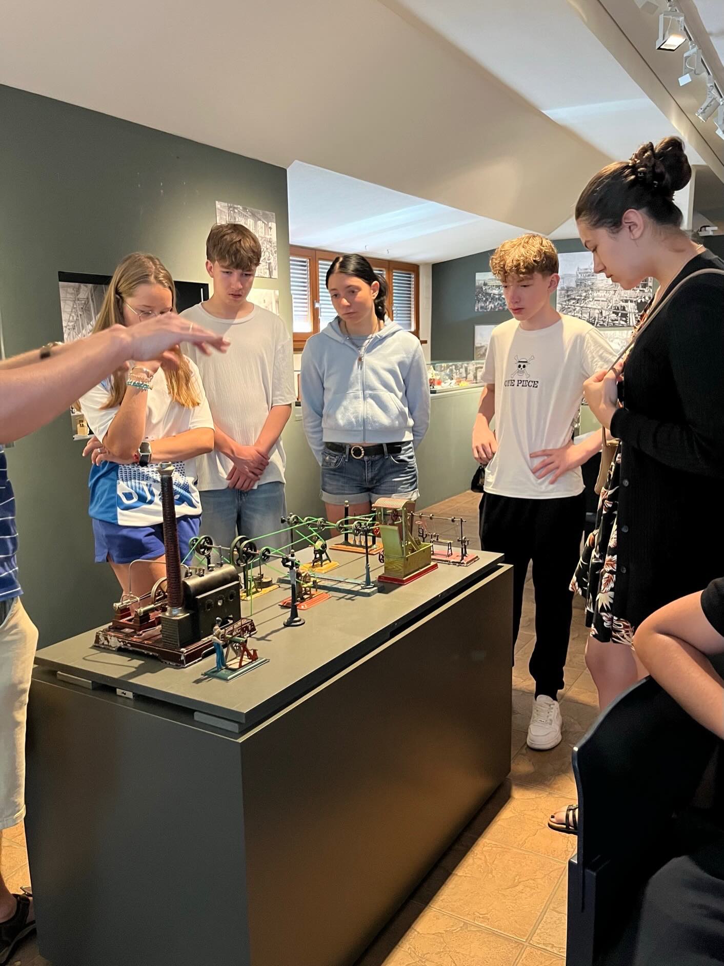 📚🏛️ Industrialisierung zum Anfassen!

Die Klasse 8d war heute gemeinsam mit Frau Hetke und Frau Hauffe im Preußenmuseum 