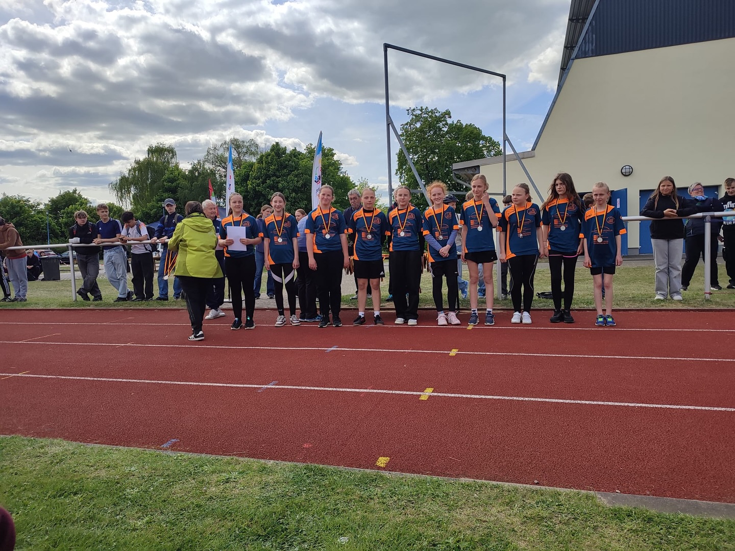 Erfolgreicher Tag für unsere Leichtathletik-Teams!
Gestern waren wir mit gleich 5 Teams beim Regionalfinale von Jugend t